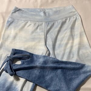 Simply Southern Tie-Dye Light and Dark Blue Leggings